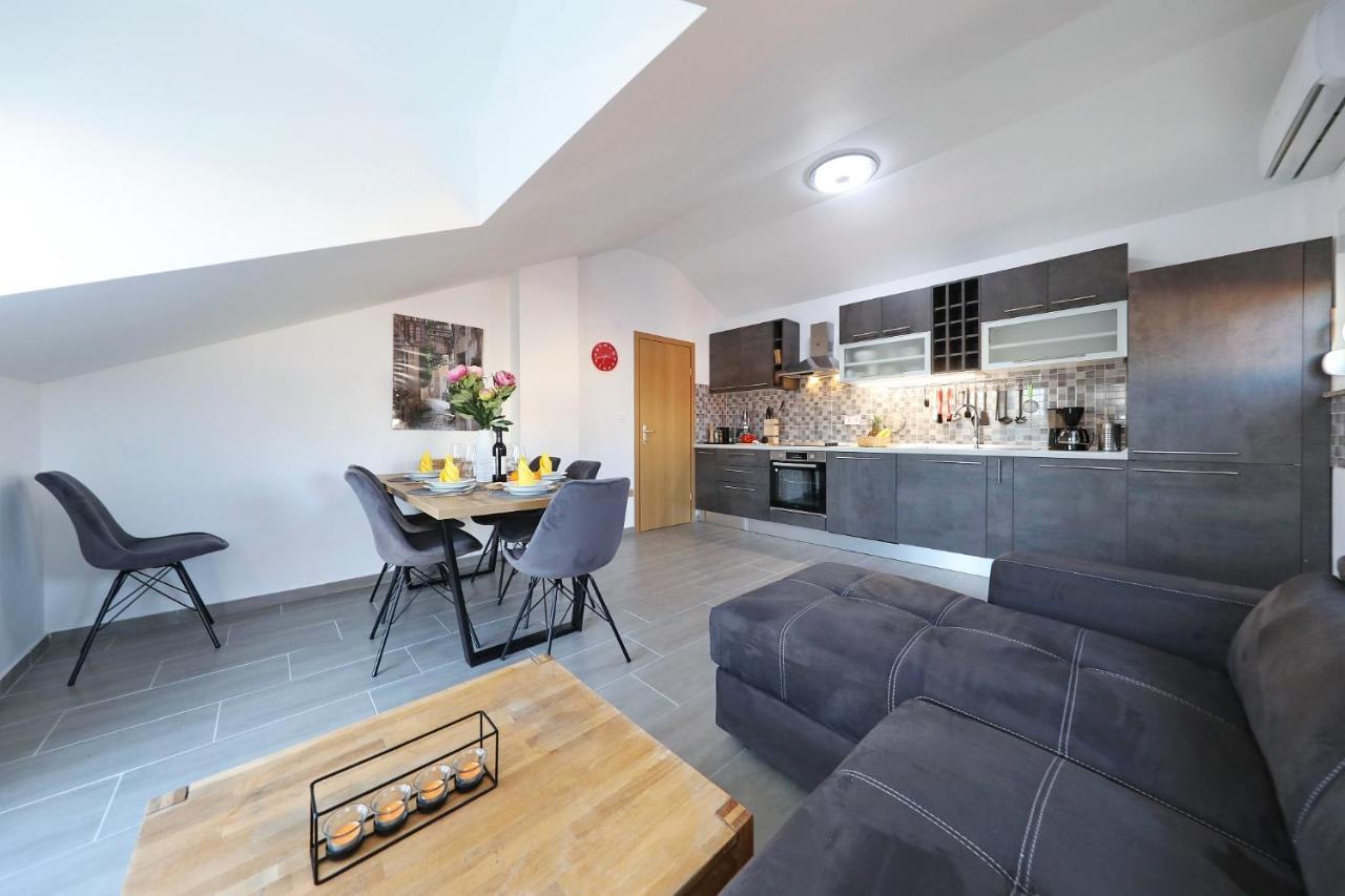 Apartments Oliva 브르시 외부 사진